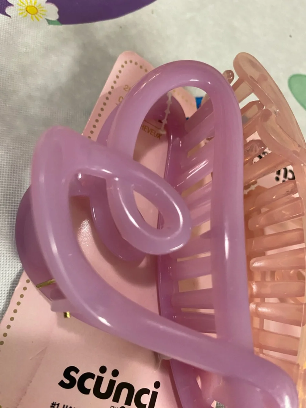 scunci Pastel Lavender and Peach Hair Claw Clips - Picture 2 of 4